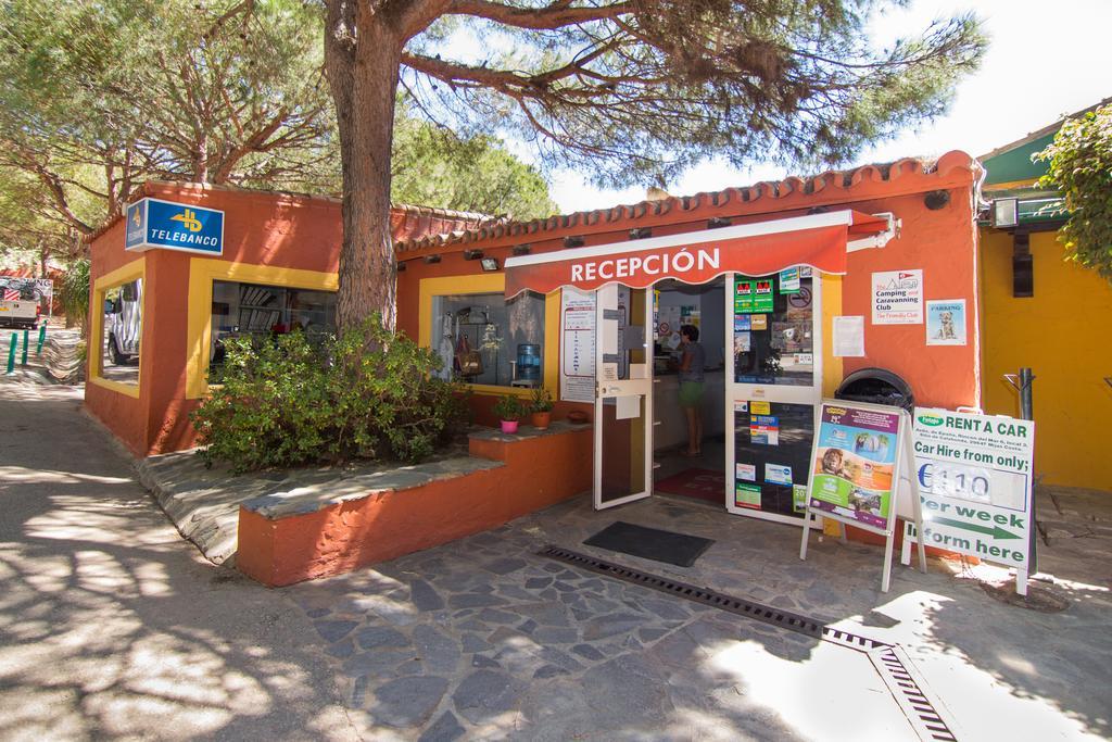 Complejo Turistico & Camping Cabopino Марбелья Екстер'єр фото